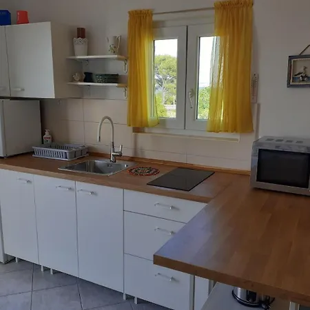 Brane - Charming And Close To The Sea דירה Sutomiscica