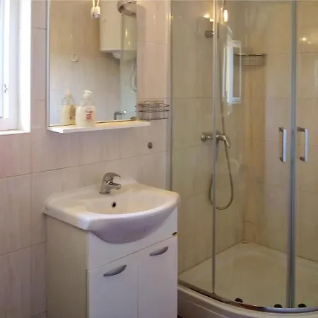 דירה Brane - Charming And Close To The Sea Sutomiscica