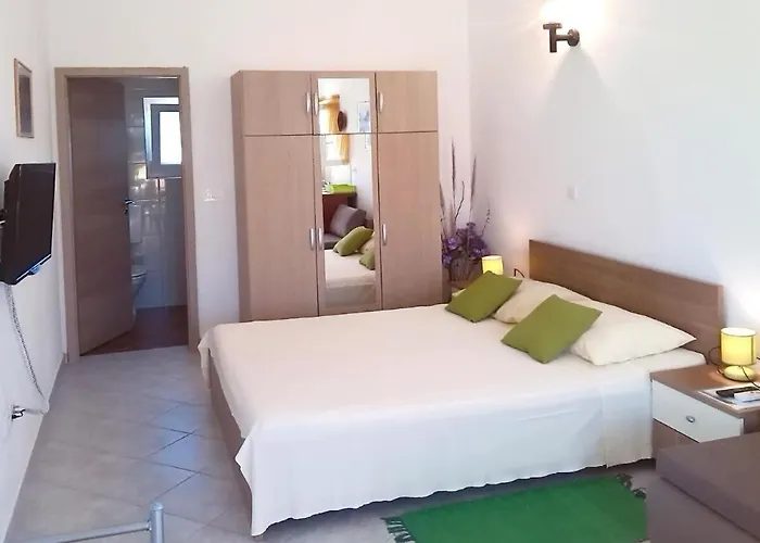 Brane Апартаменты Sutomiscica