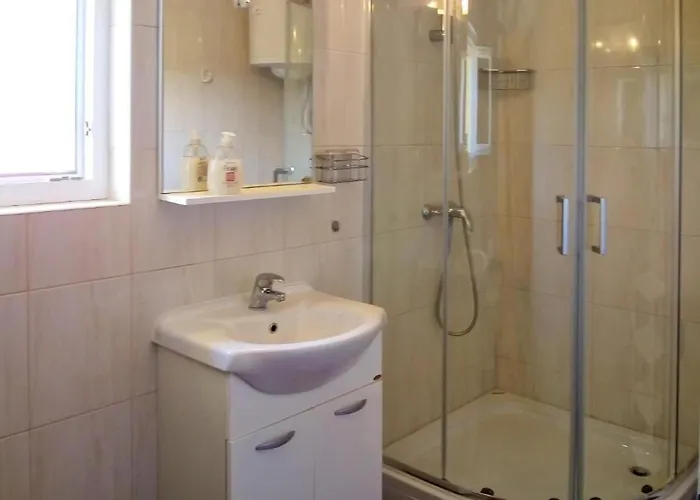 شقة Brane Sutomiscica